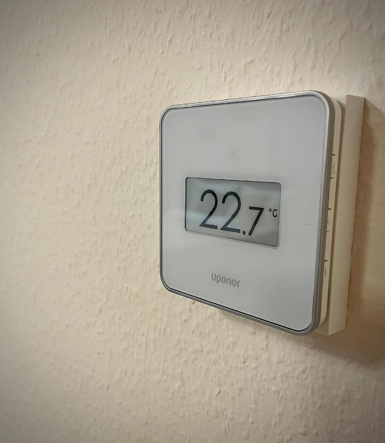 Apartment Im Gehobenen Stadtviertel - Perfekt Fuer Selbstversorger 阿伦 外观 照片