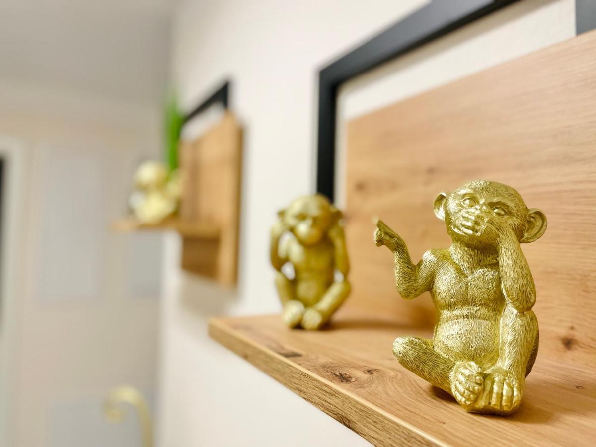 Apartment Im Gehobenen Stadtviertel - Perfekt Fuer Selbstversorger 阿伦 外观 照片